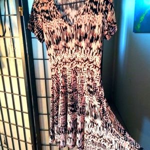 M-L WOMEN'S PIXLEY STRETCHY DRESS